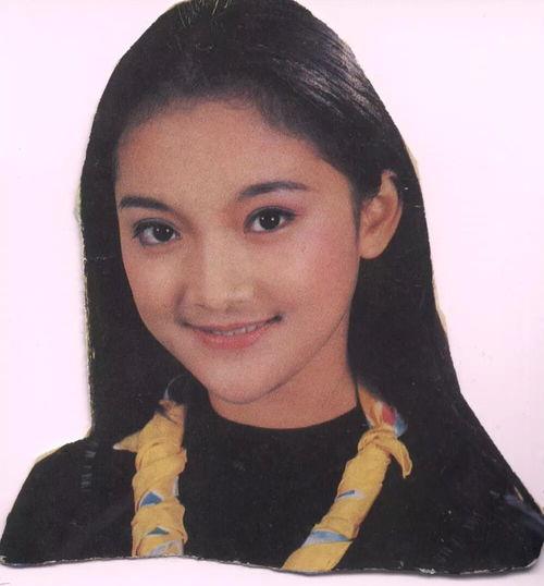 娱乐圈吃瓜美女是谁图片,身份之谜引热议