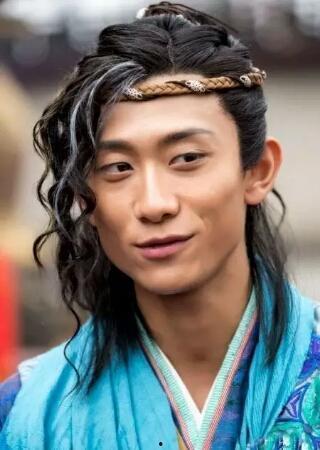 明星网红男古装照片,明星网红男古装风采大赏