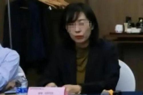 吃瓜男子爆料女的是谁,神秘女子身份大揭秘！