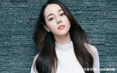 迪丽热巴大爆料吃瓜