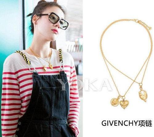 明星网红佩戴项链配饰,明星网红项链配饰潮流解析