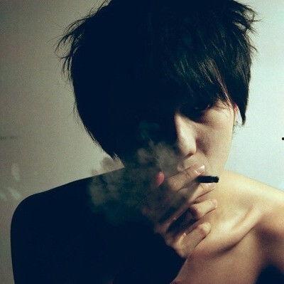 明星网红抽烟图片男生