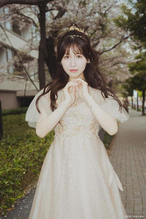 桃子明星网红是谁呀,她是如何成为网络红人的？