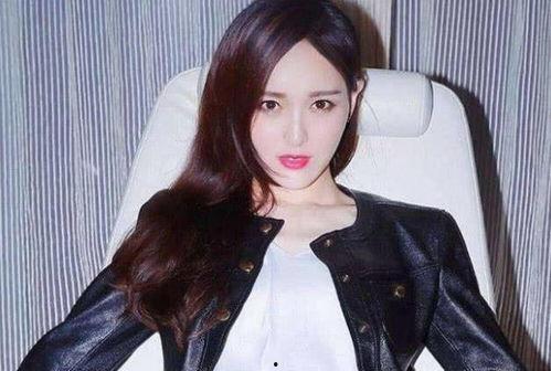 接触明星网红的女生